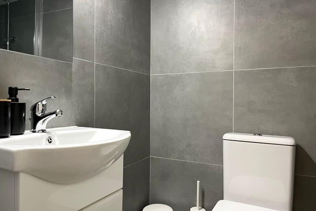 Pame Rentals - Ideal For 2 In Pagrati Athén Kültér fotó